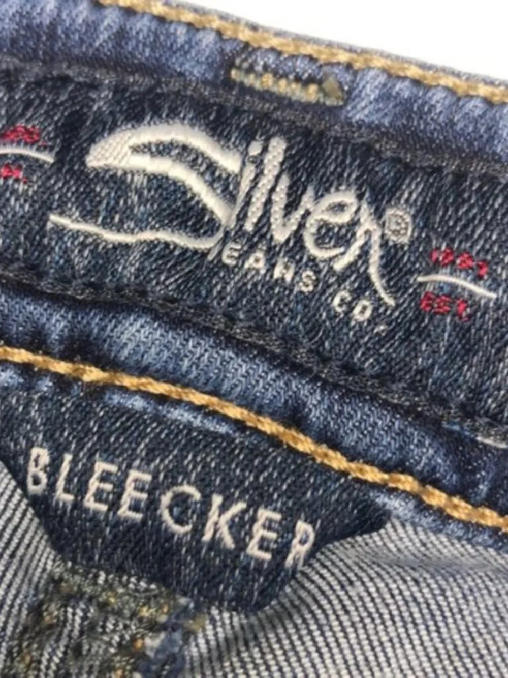 RARE VINTAGE SILVER BLEECKER  SUPER SKINNY JEANS 26x29 🦋